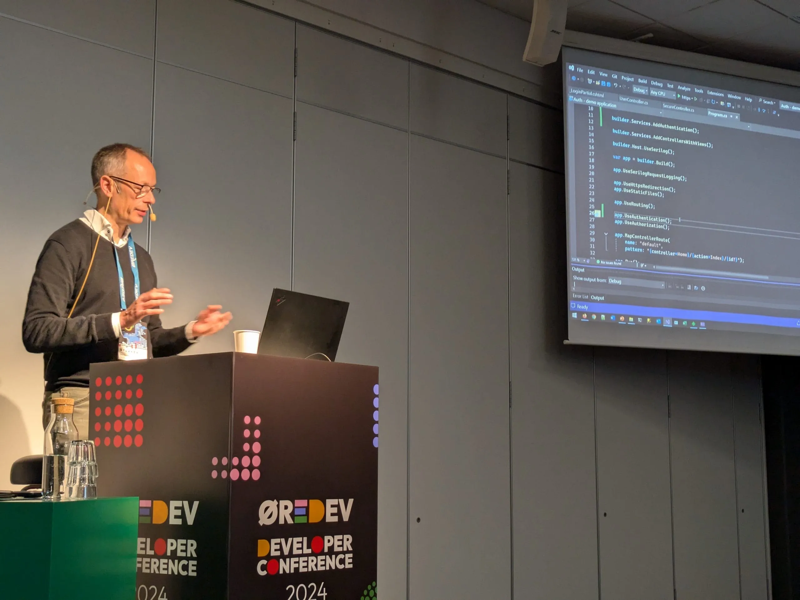 Tore Nestenius giving a live coding demo during his talk at Øredev Developer Conference 2024