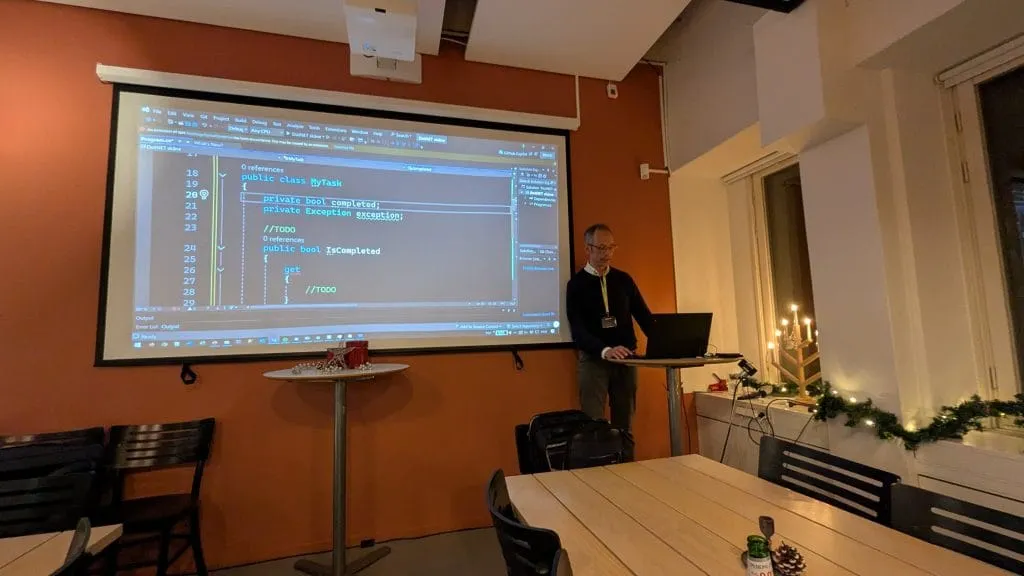 Tore Nestenius presenting at the .NET Skåne user group in Malmö, December 2024 about Rebuilding the Task and ThreadPool Concepts in .NET.