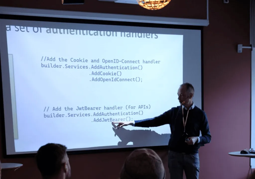 Tore Nestenius håller kursen Introduktion till OpenID Connect och OAuth